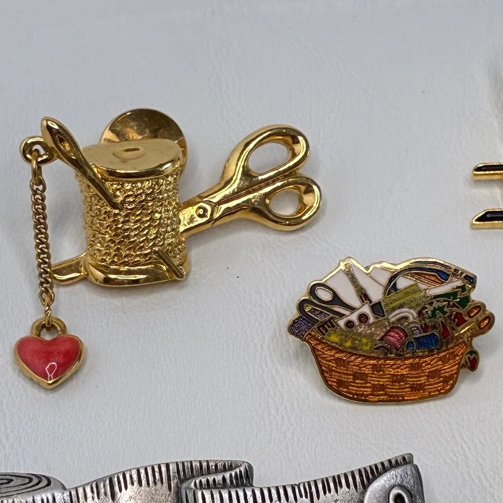 Vintage Sewing Brooch Pin Lot JJ AJC Avon Sewing Machine Scissors Thimble 5pc